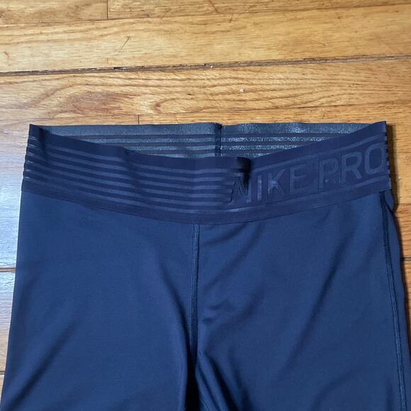 Nike Pro Women's  athletic workout shorts with Dri-FIT technology Sz L - Picture 4 of 16